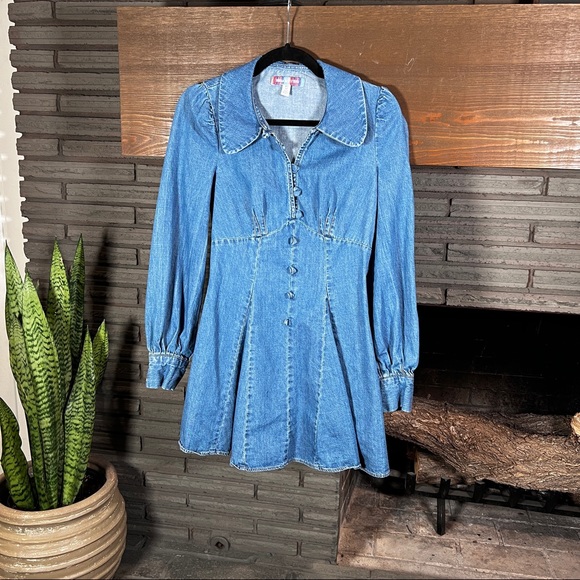 Urban Outfitters Dresses & Skirts - Urban Outfitters long sleeve lightweight denim dress size XS